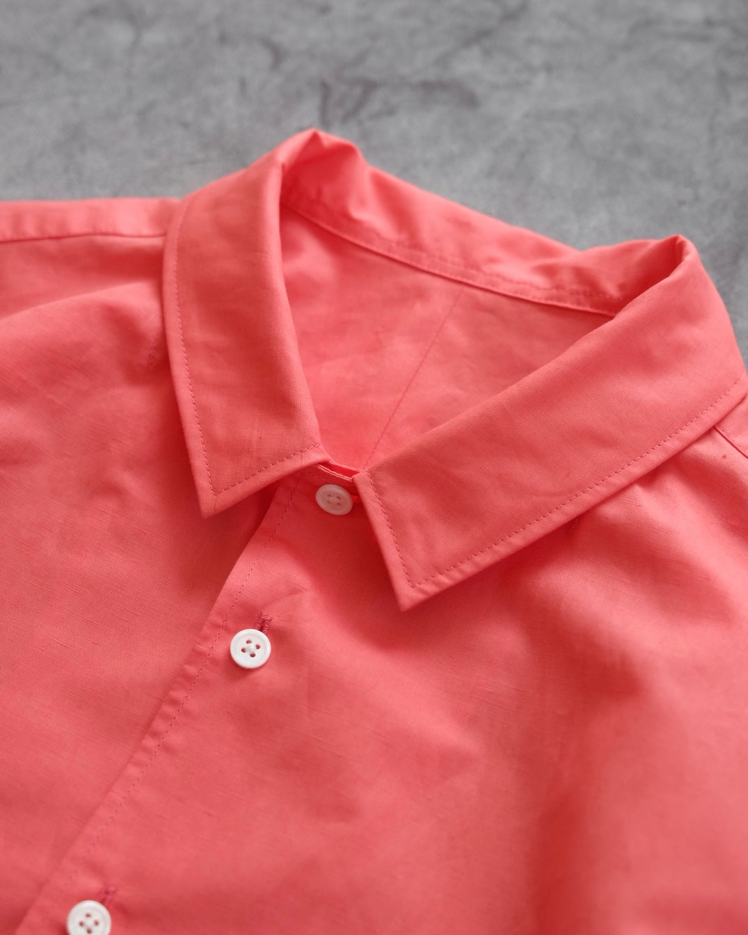 スタンダードシャツ半袖（コットンリネン CORAL PINK）