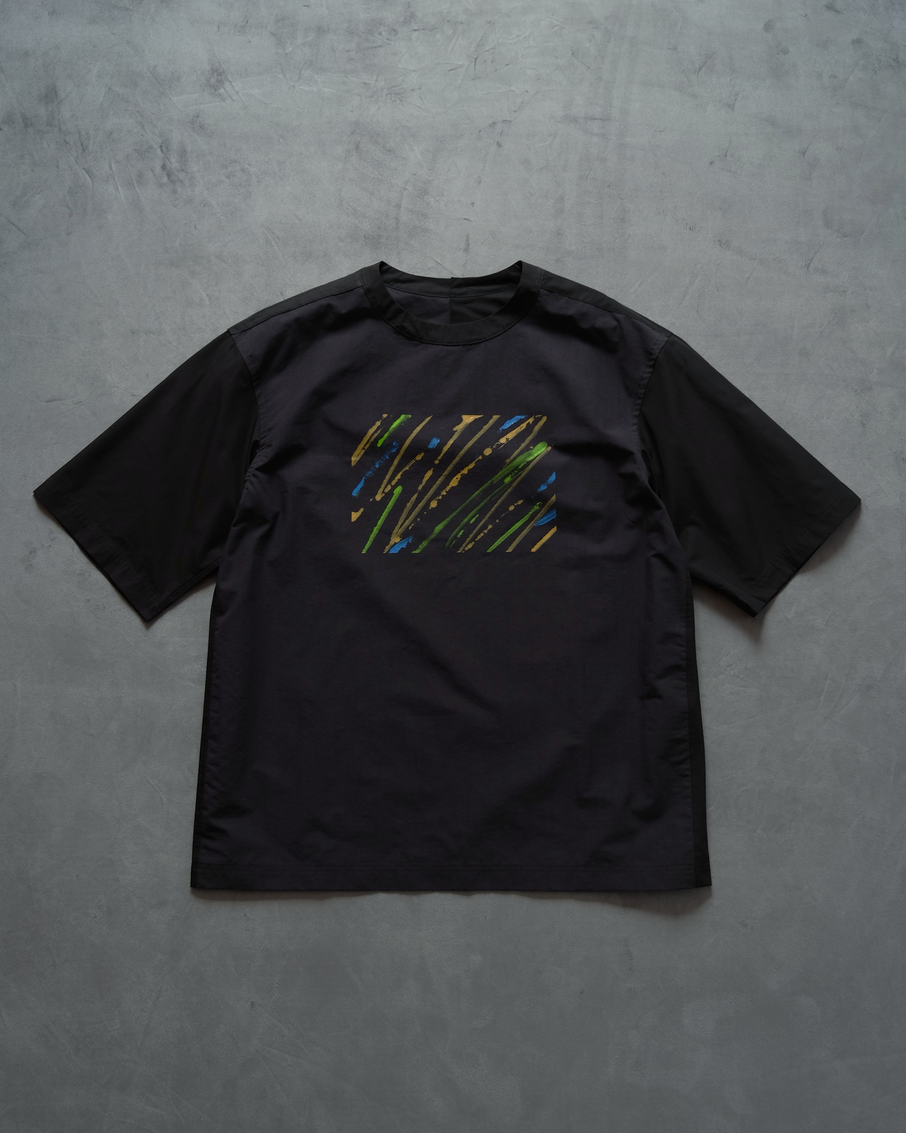 シャツ屋のTシャツ Lサイズ（painted by Saki Tanaka）