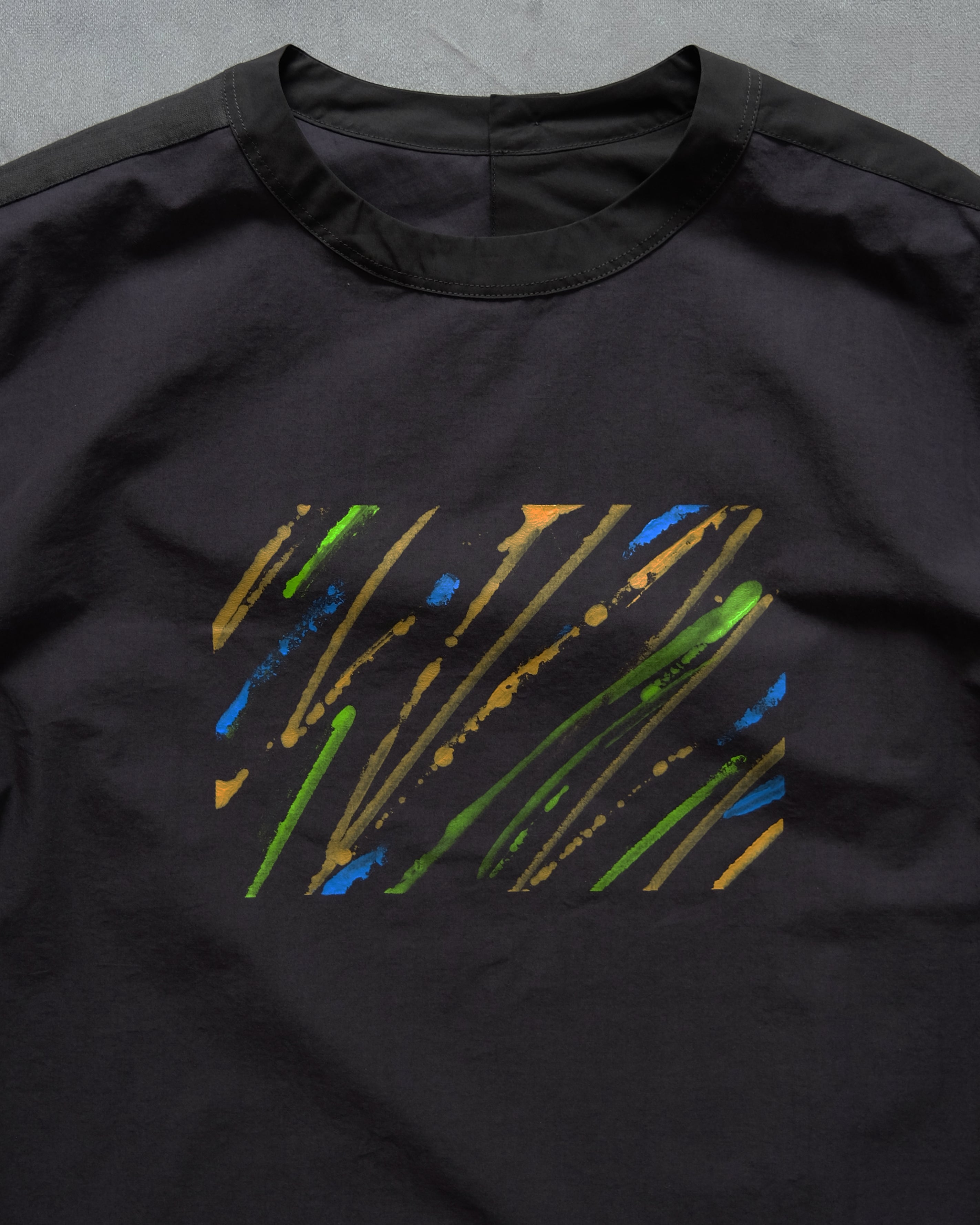 シャツ屋のTシャツ Lサイズ（painted by Saki Tanaka）