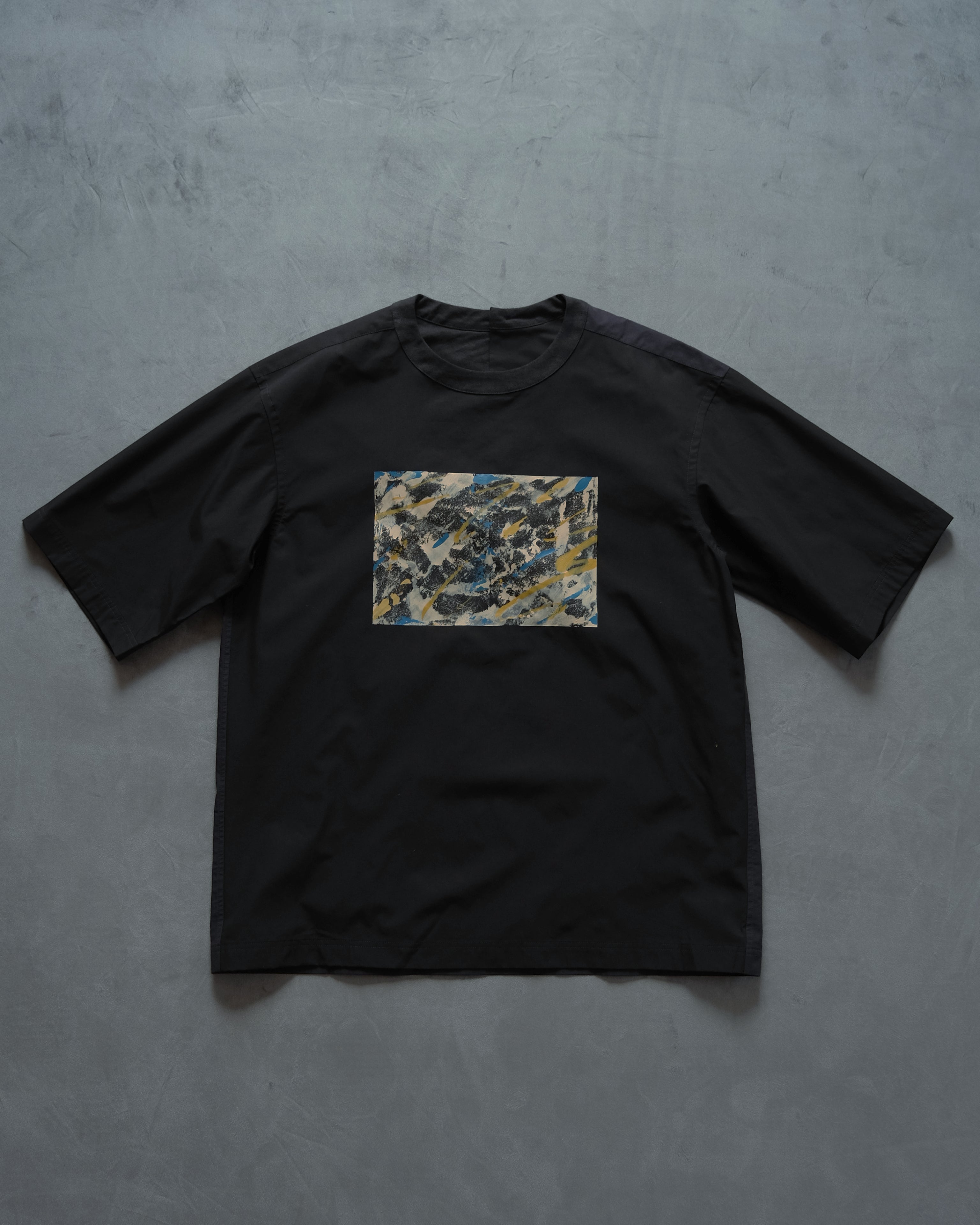 シャツ屋のTシャツ Lサイズ（painted by Saki Tanaka）