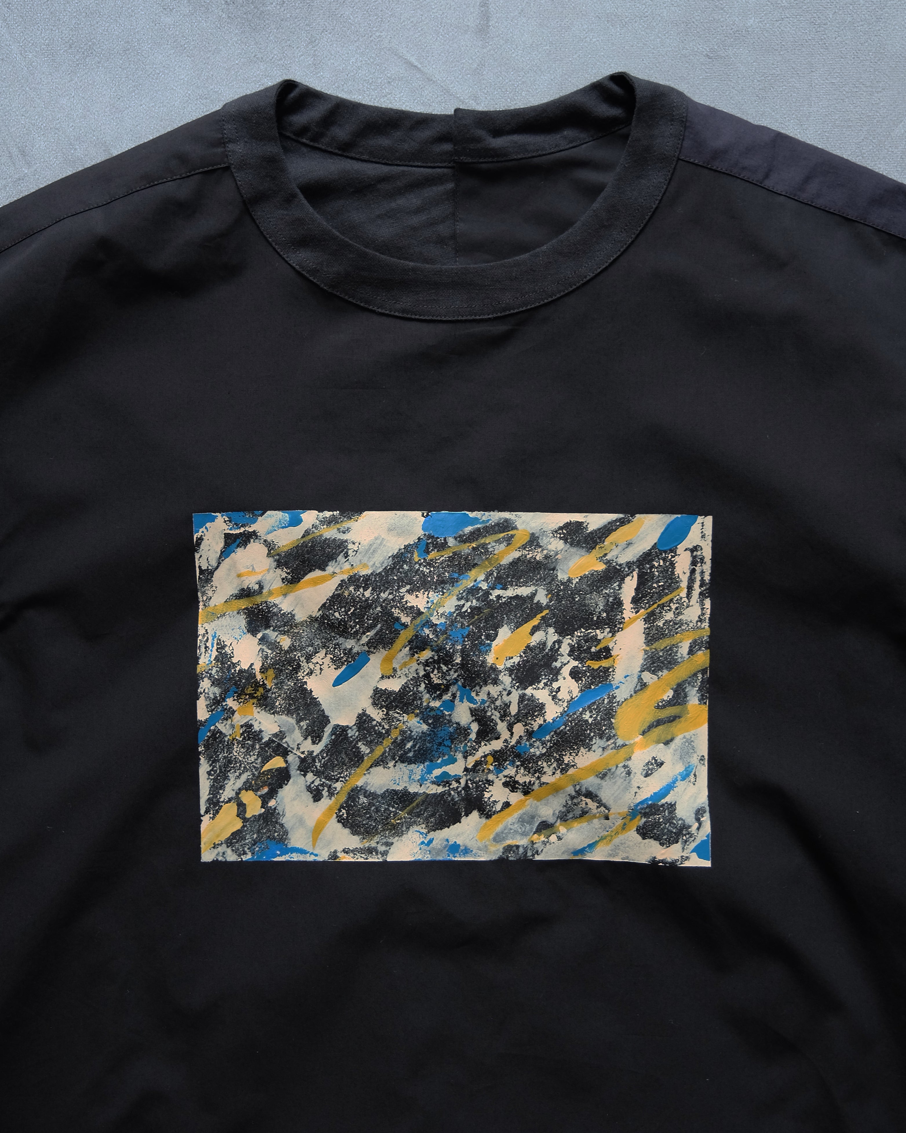 シャツ屋のTシャツ Lサイズ（painted by Saki Tanaka）