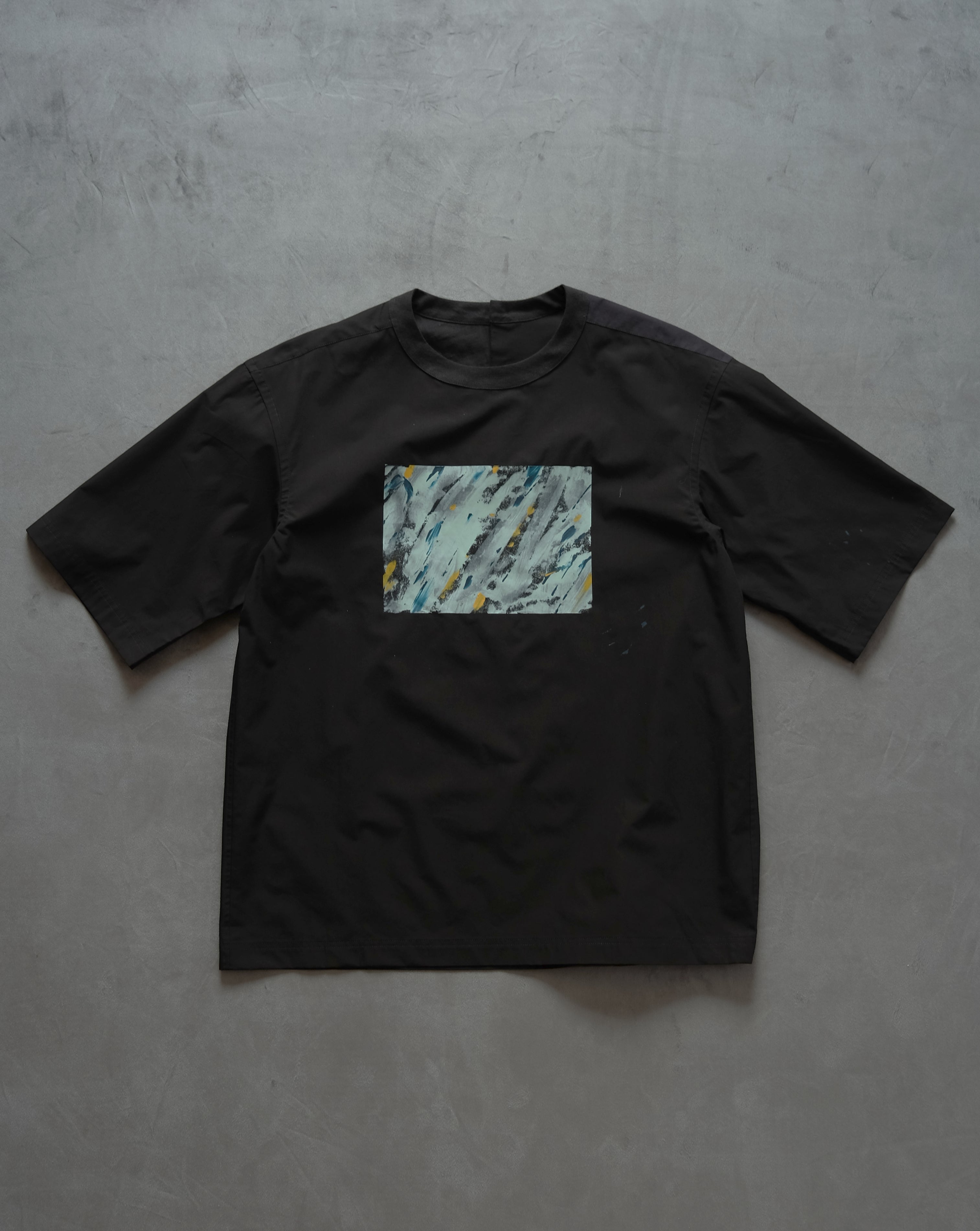 シャツ屋のTシャツ Lサイズ（painted by Saki Tanaka）