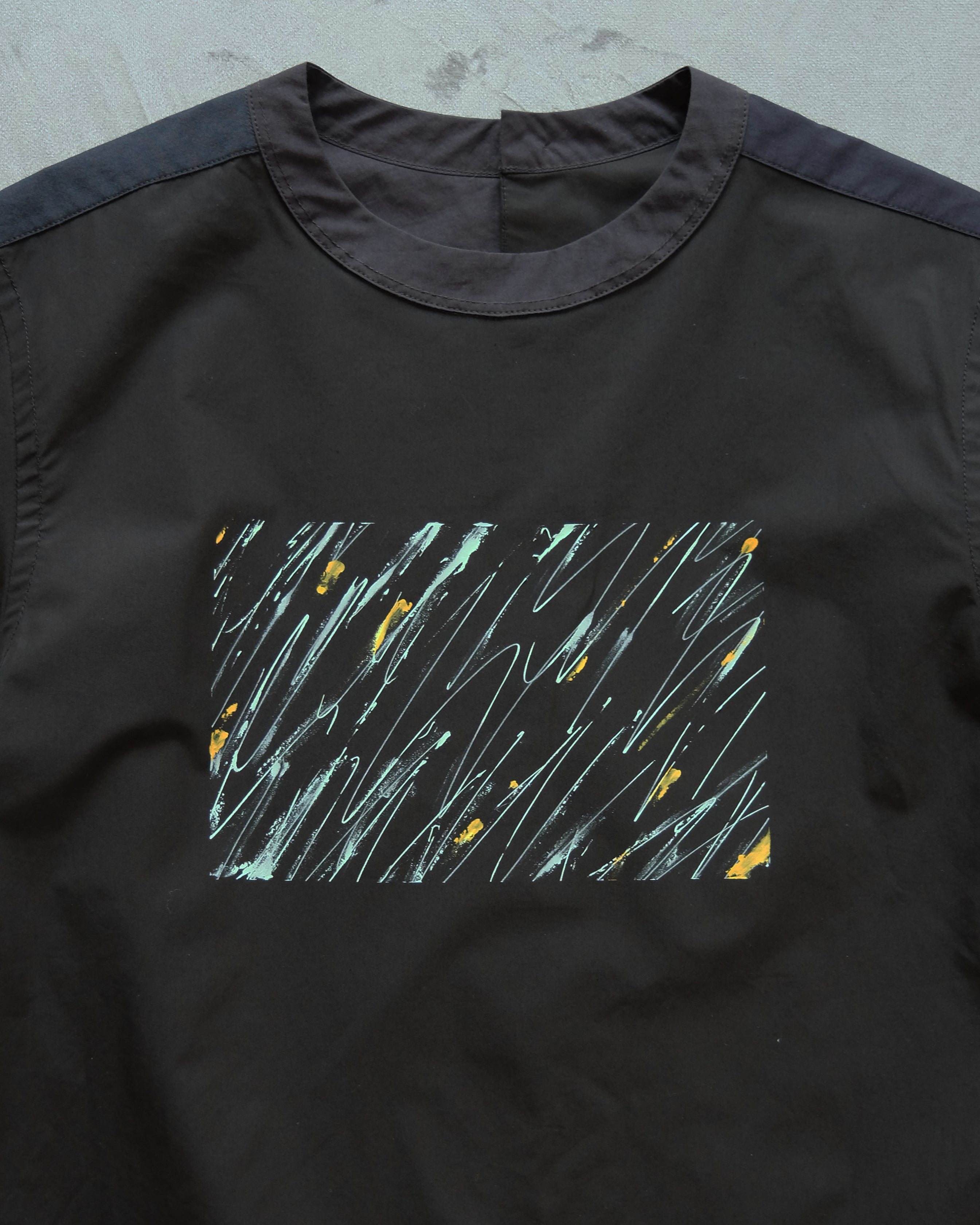 シャツ屋のTシャツ Sサイズ（painted by Saki Tanaka）