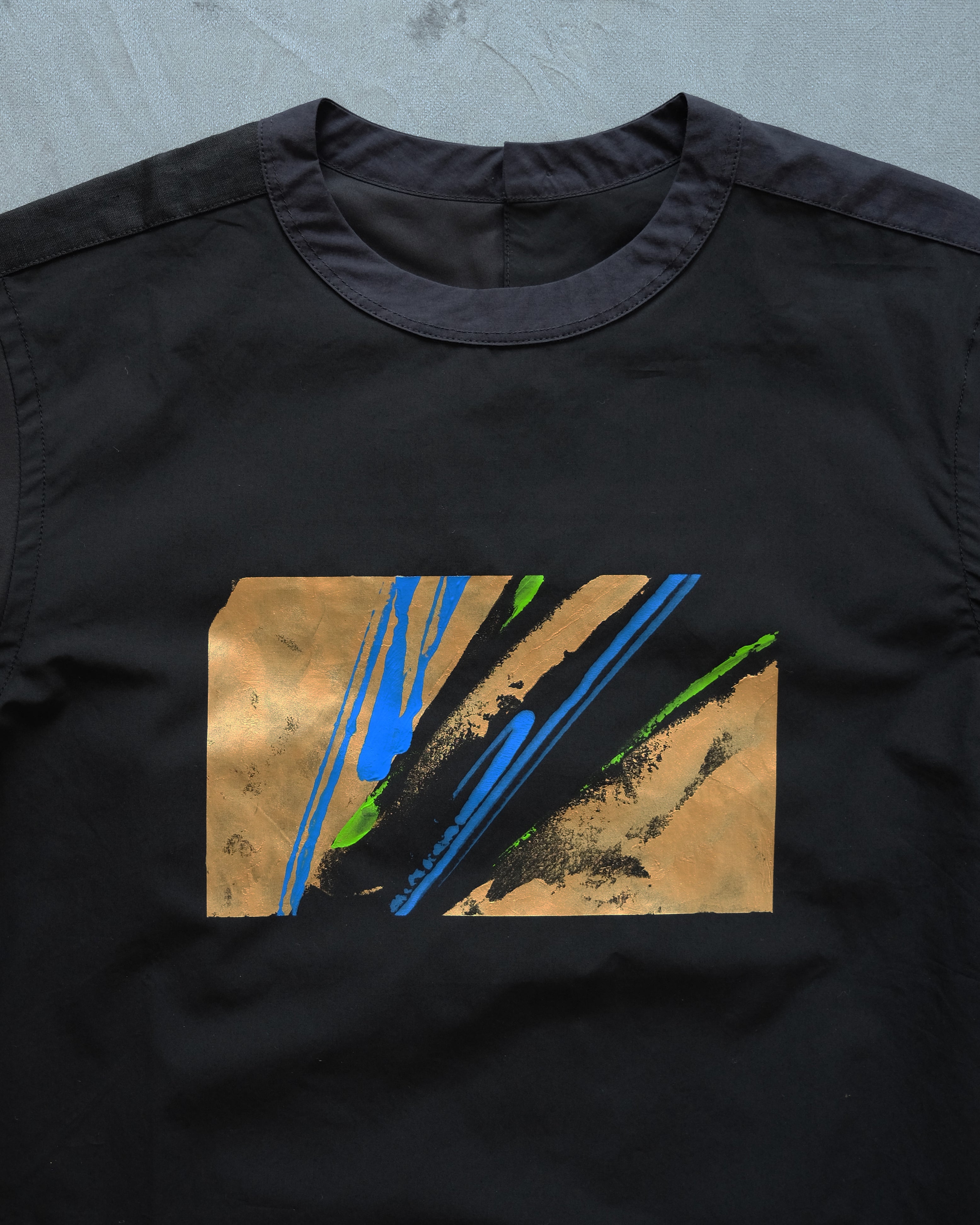 シャツ屋のTシャツ Sサイズ（painted by Saki Tanaka）