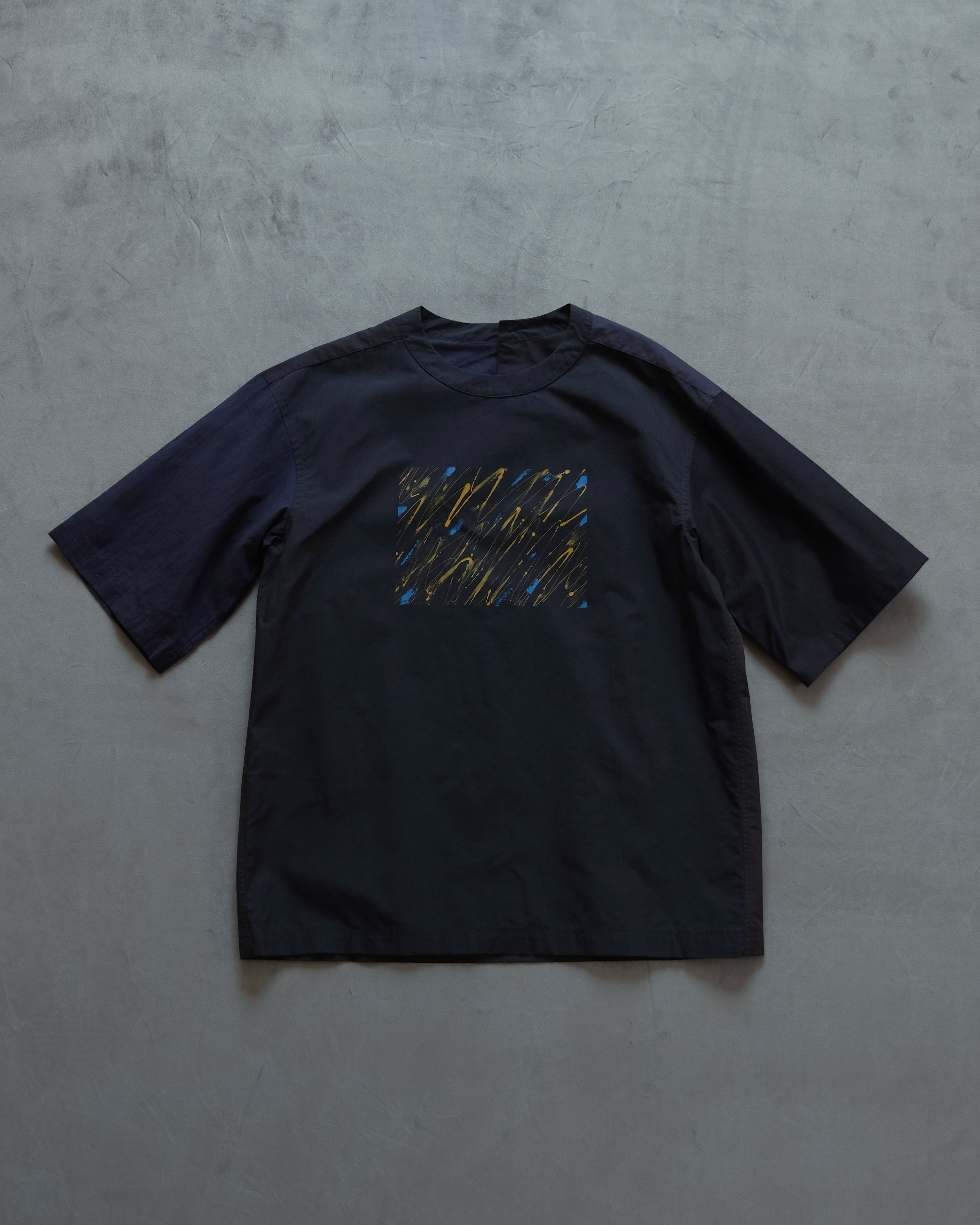 シャツ屋のTシャツ Lサイズ（painted by Saki Tanaka）