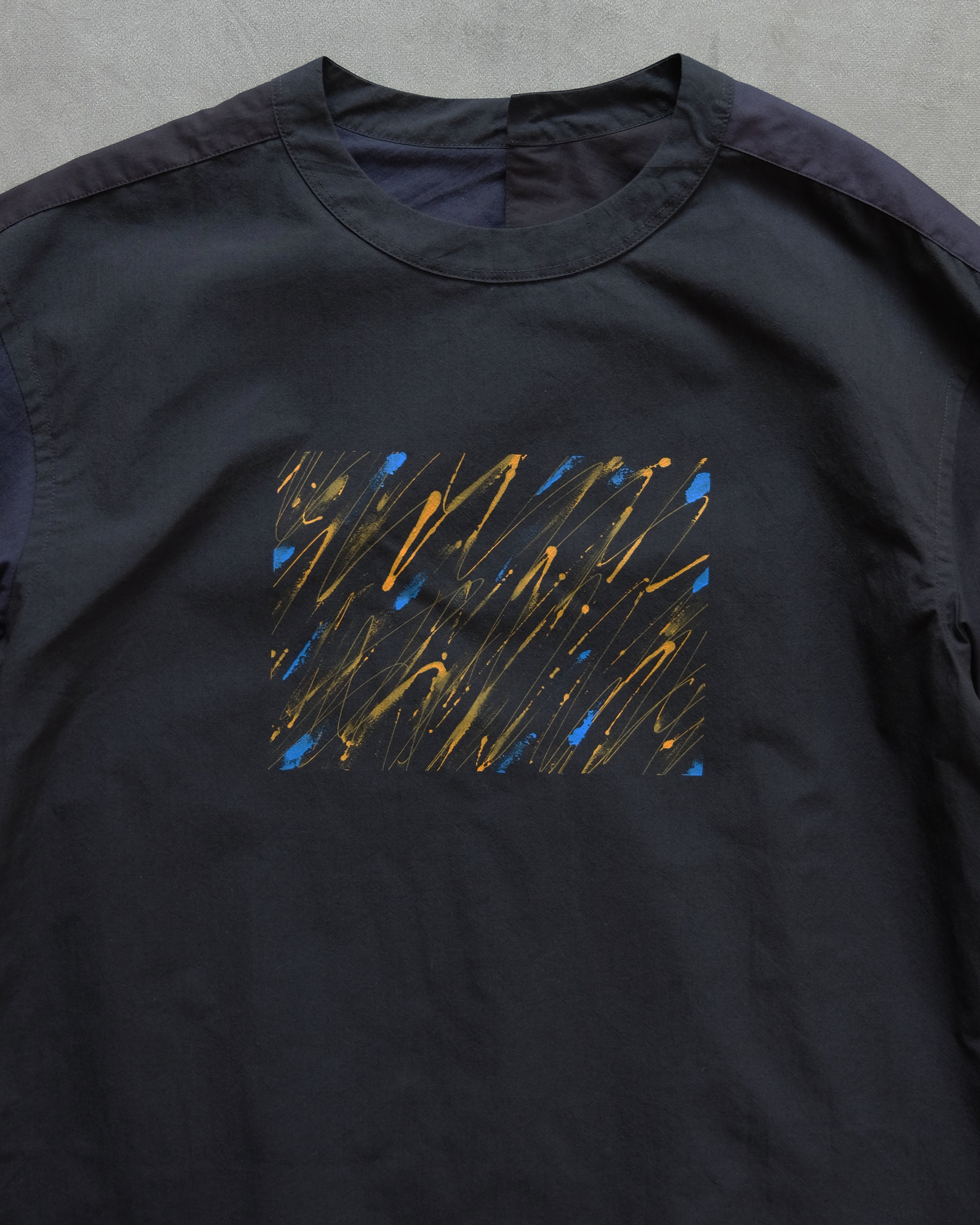 シャツ屋のTシャツ Lサイズ（painted by Saki Tanaka）