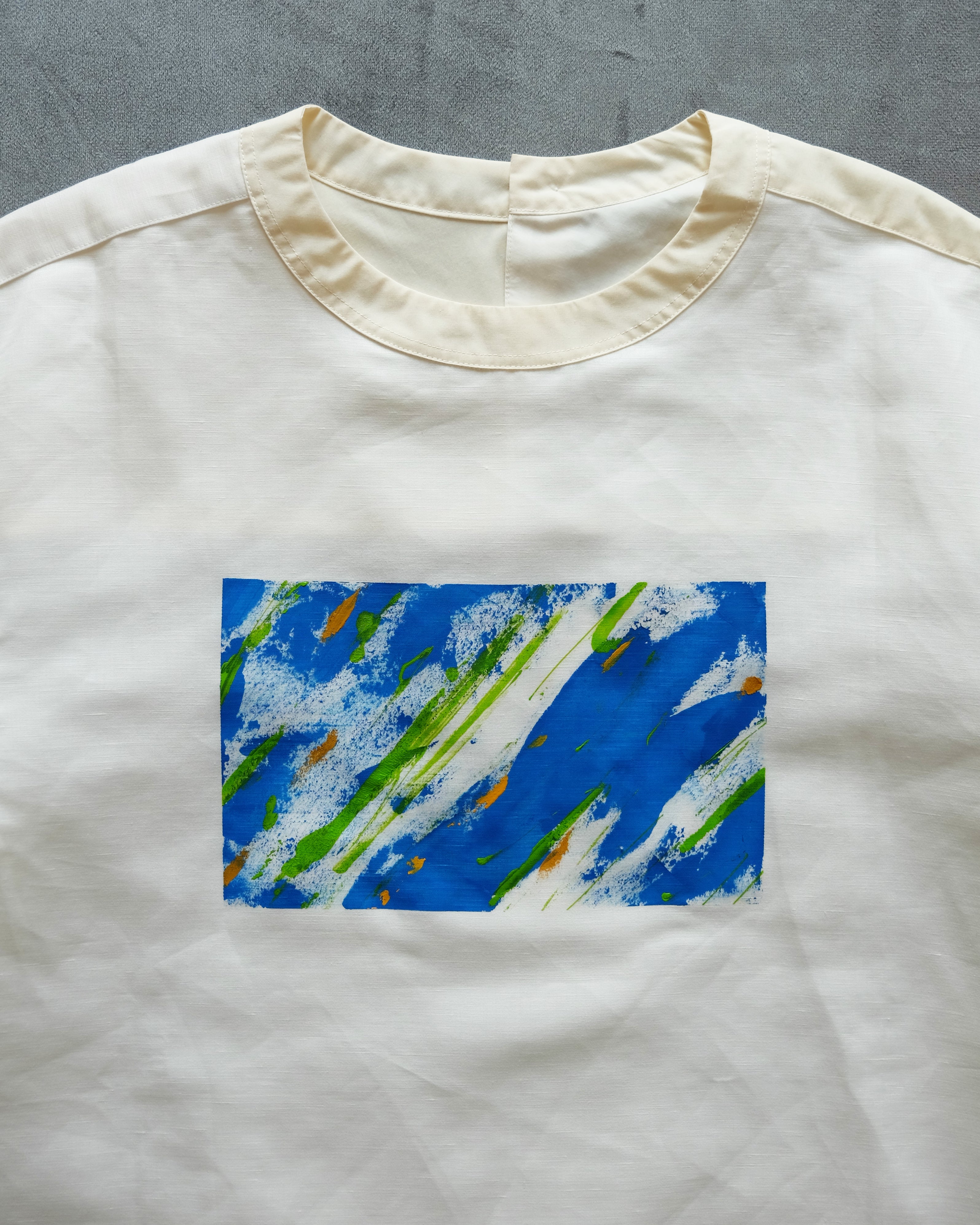 シャツ屋のTシャツ Lサイズ（painted by Saki Tanaka）