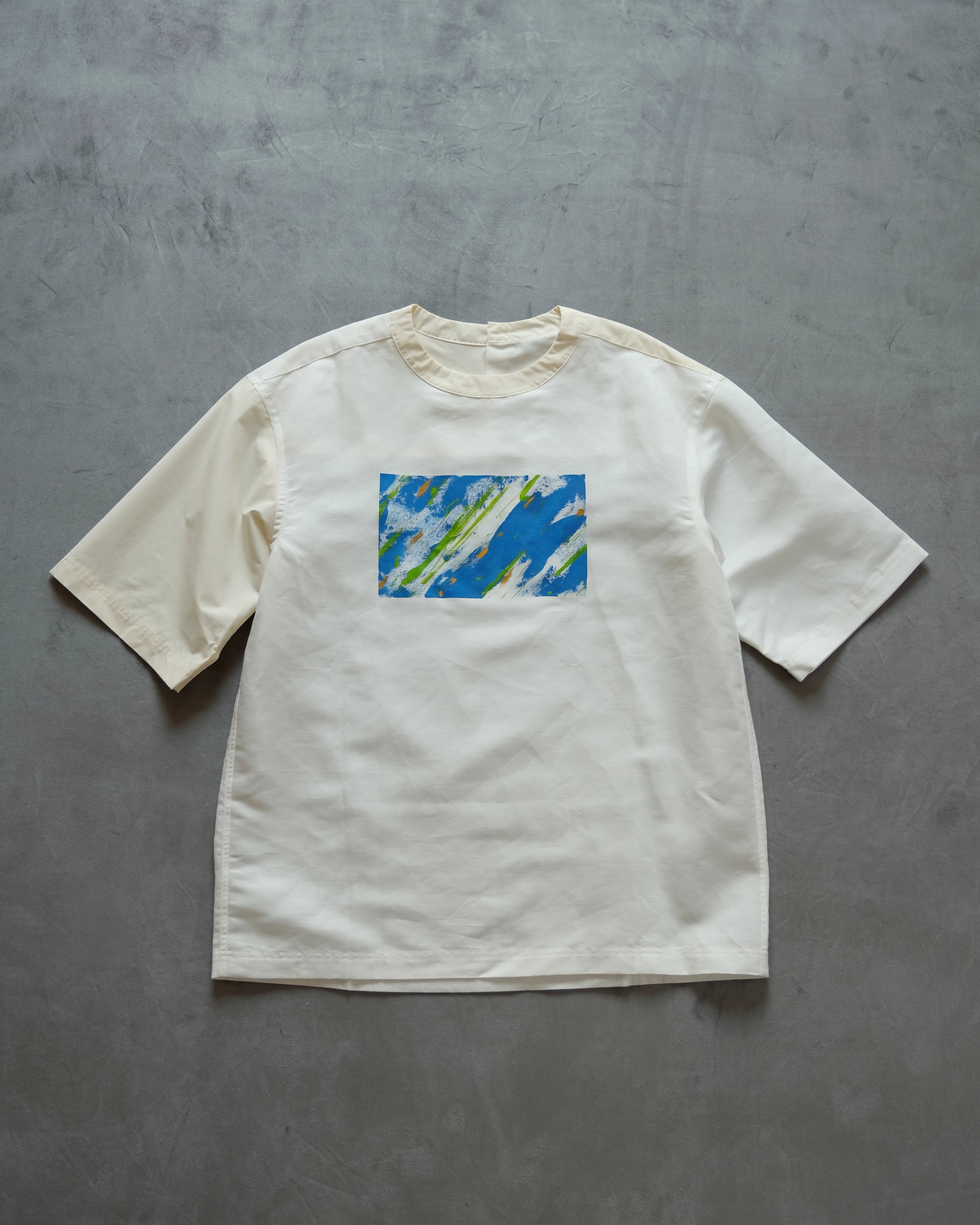 シャツ屋のTシャツ Lサイズ（painted by Saki Tanaka）