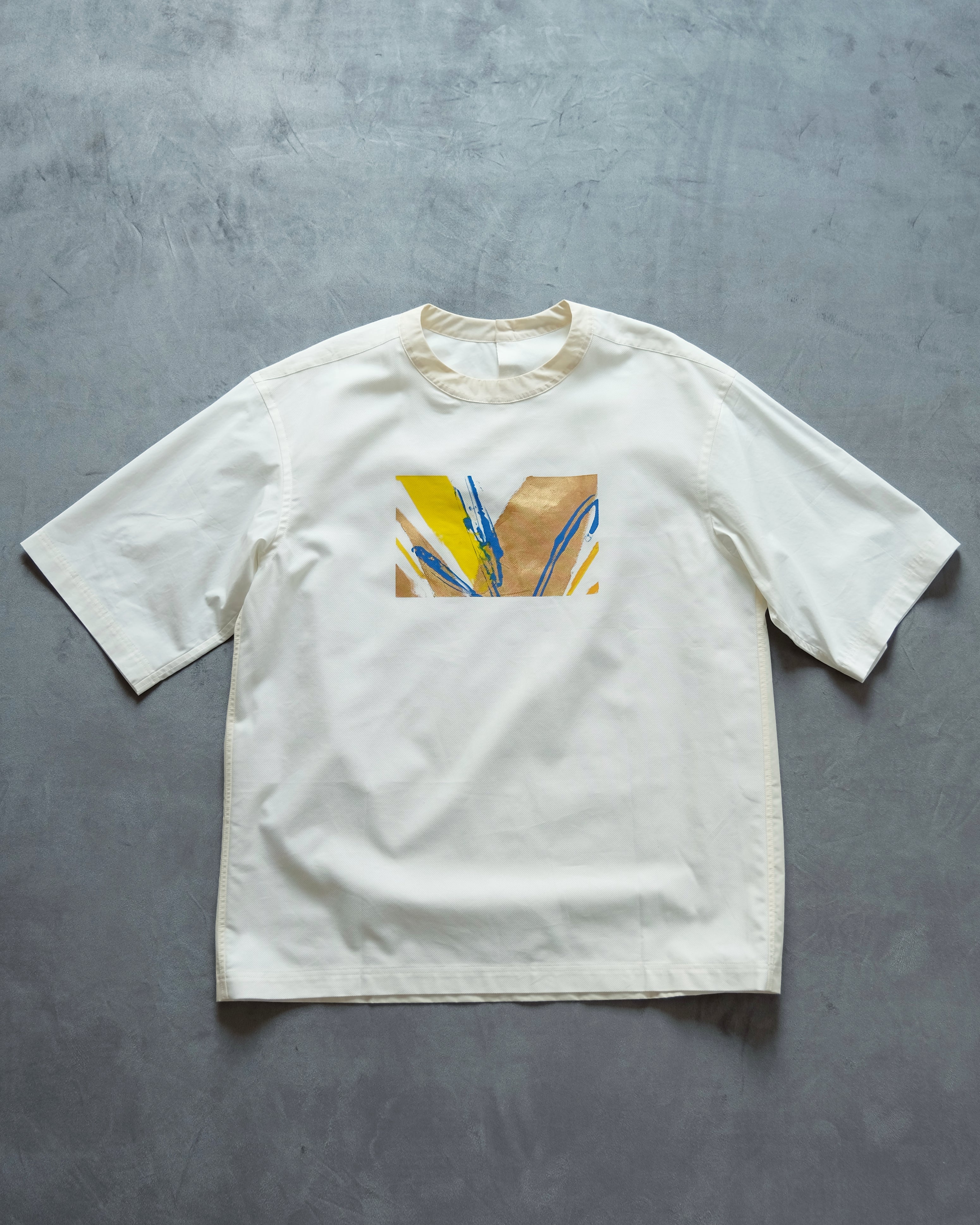 シャツ屋のTシャツ Lサイズ（painted by Saki Tanaka）