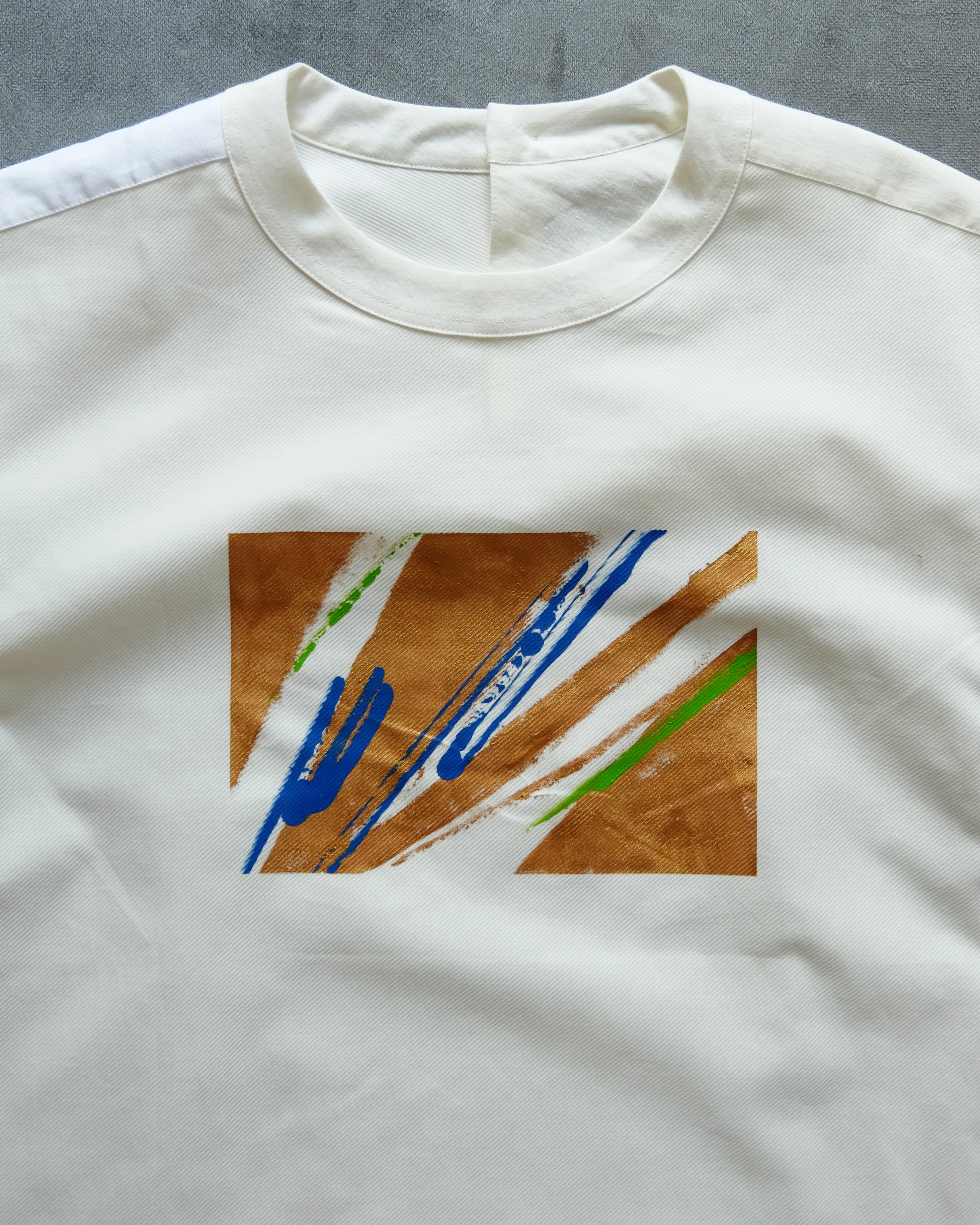 シャツ屋のTシャツ Mサイズ（painted by Saki Tanaka）