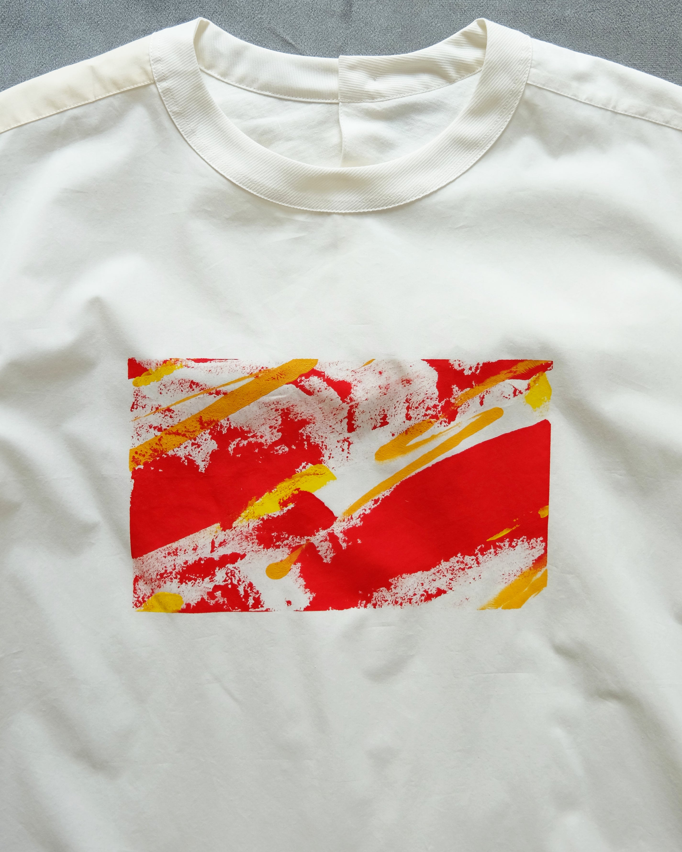 シャツ屋のTシャツ Mサイズ（painted by Saki Tanaka）
