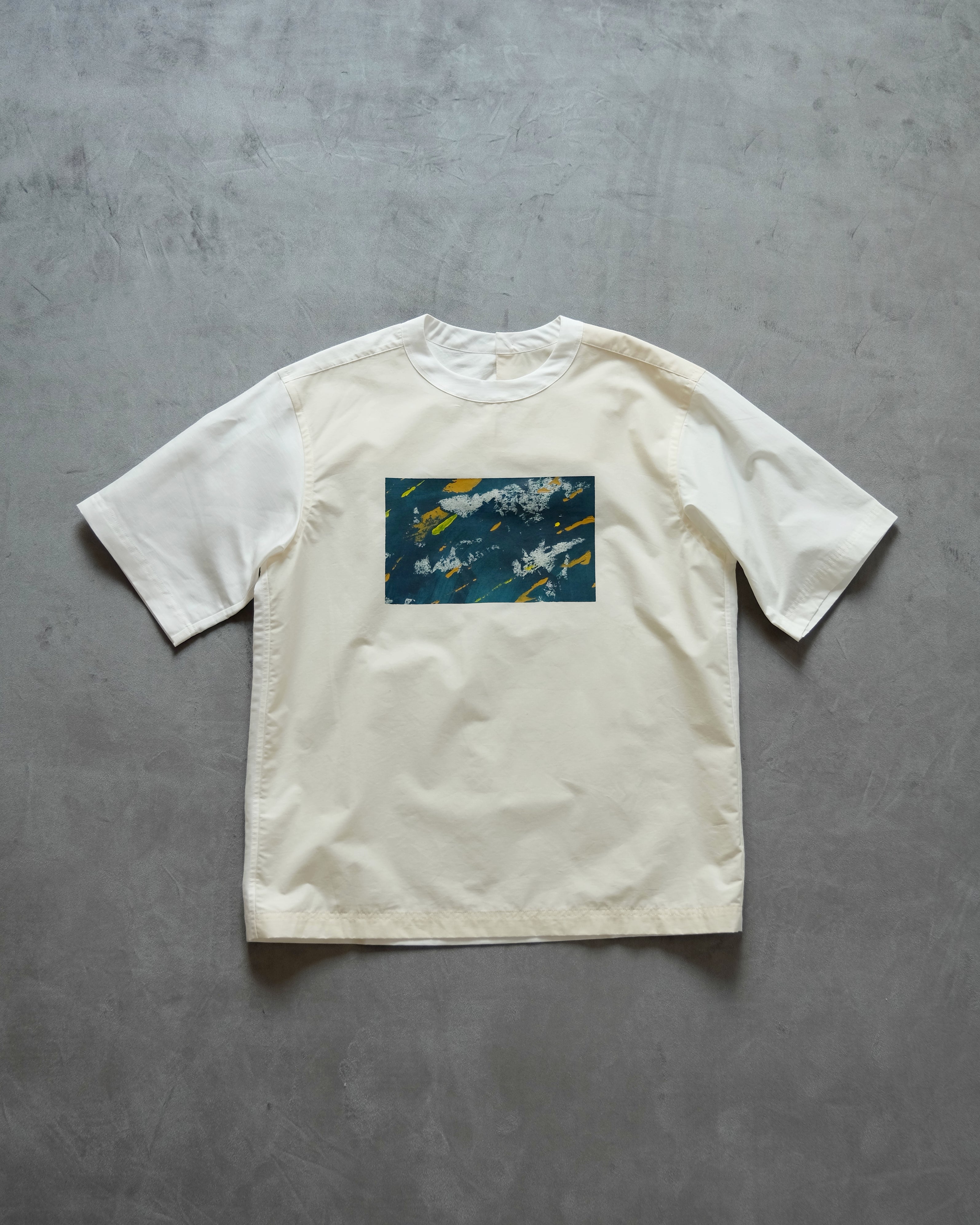 シャツ屋のTシャツ Mサイズ（painted by Saki Tanaka）