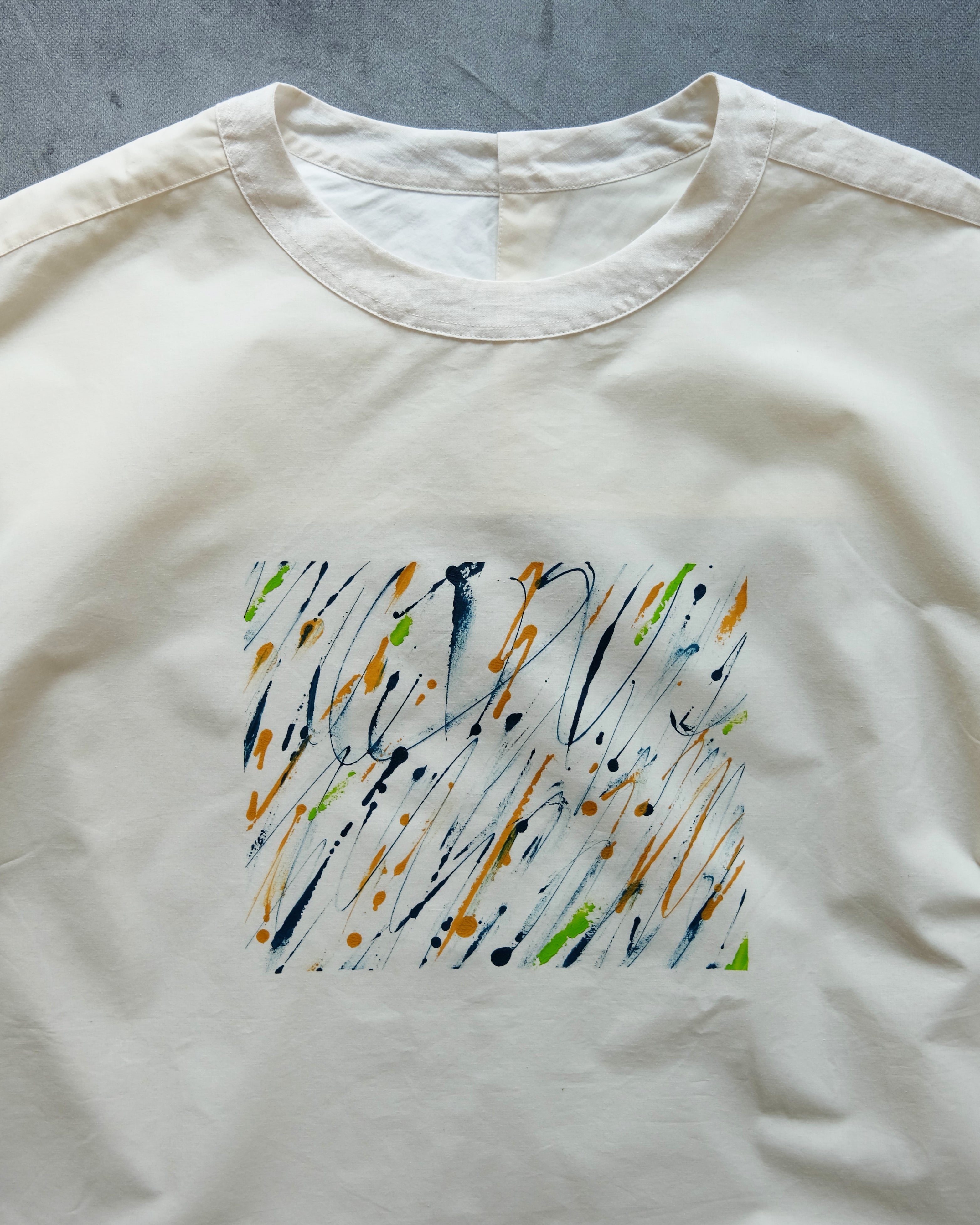 シャツ屋のTシャツ XLサイズ（painted by Saki Tanaka）